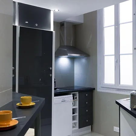 13 Boulevard Carnot By Halldis Apartamento