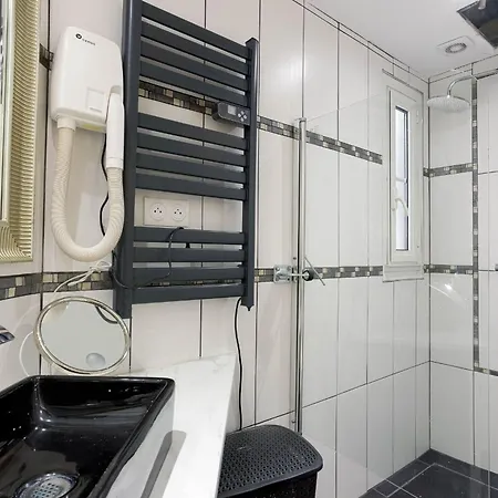 13 Boulevard Carnot By Halldis Apartamento